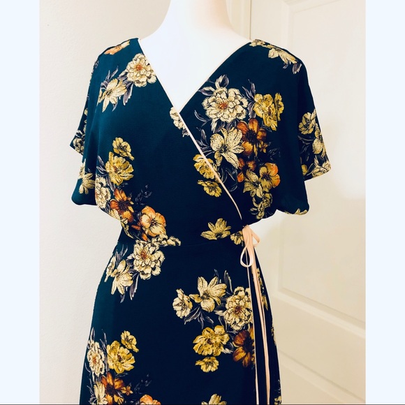 Floral wrap dress with asymmetrical hemline - Picture 3 of 6